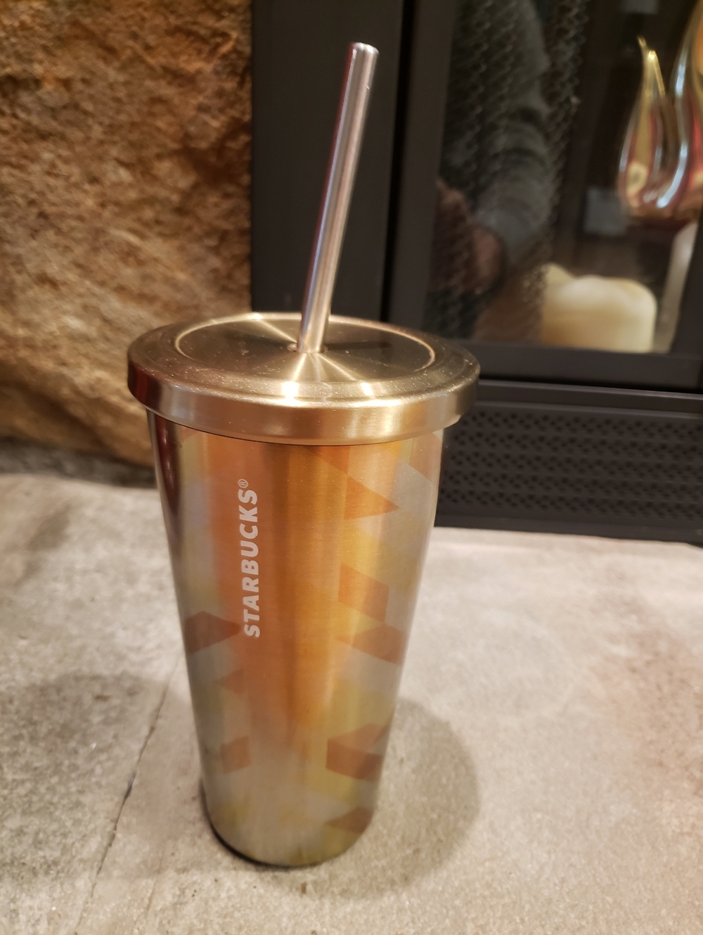 Starbucks 2014 Metallic Gold Bronze Geometric Tumbler with Stainless Steel Straw